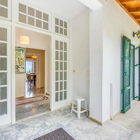 The 2 Apartment Vigglatouri